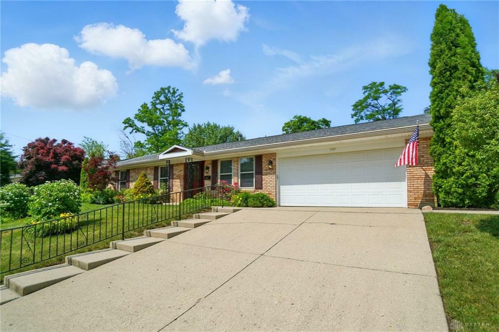 Property Photo:  1161 Leaf Tree Lane  OH 45377 