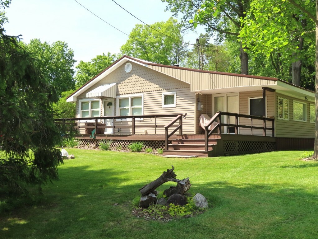 Property Photo: 1900 Navaho Road PA 16134