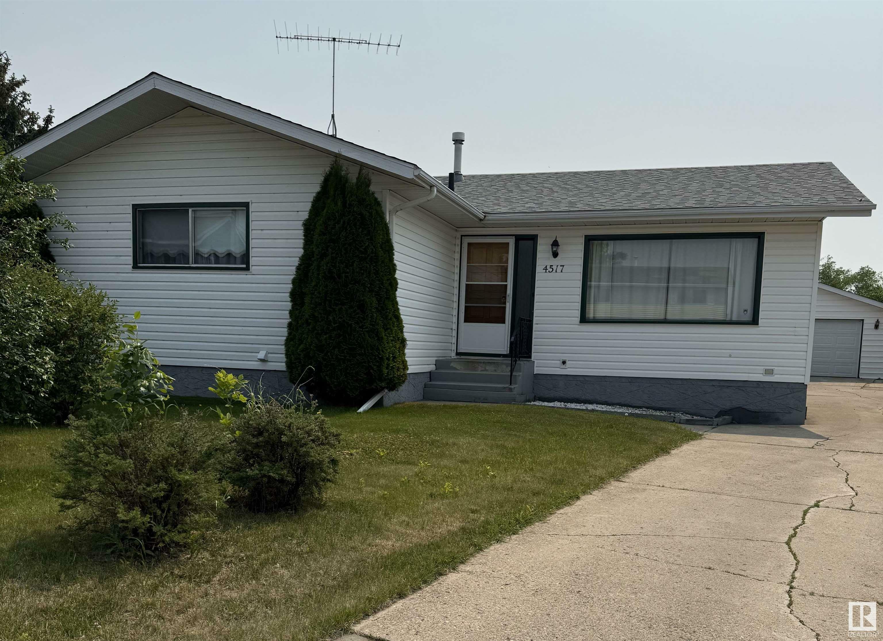 Photo de la propriété: 4517 57 A Avenue AB T9C 1E4