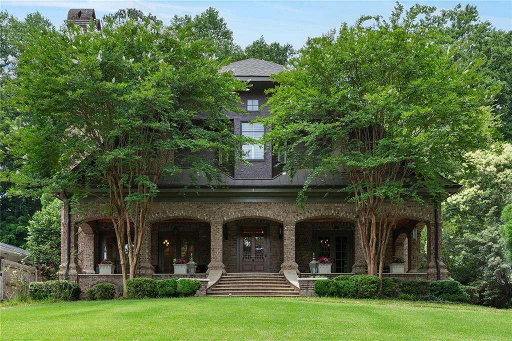 Property Photo: 1640 Nottingham Way NE GA 30309