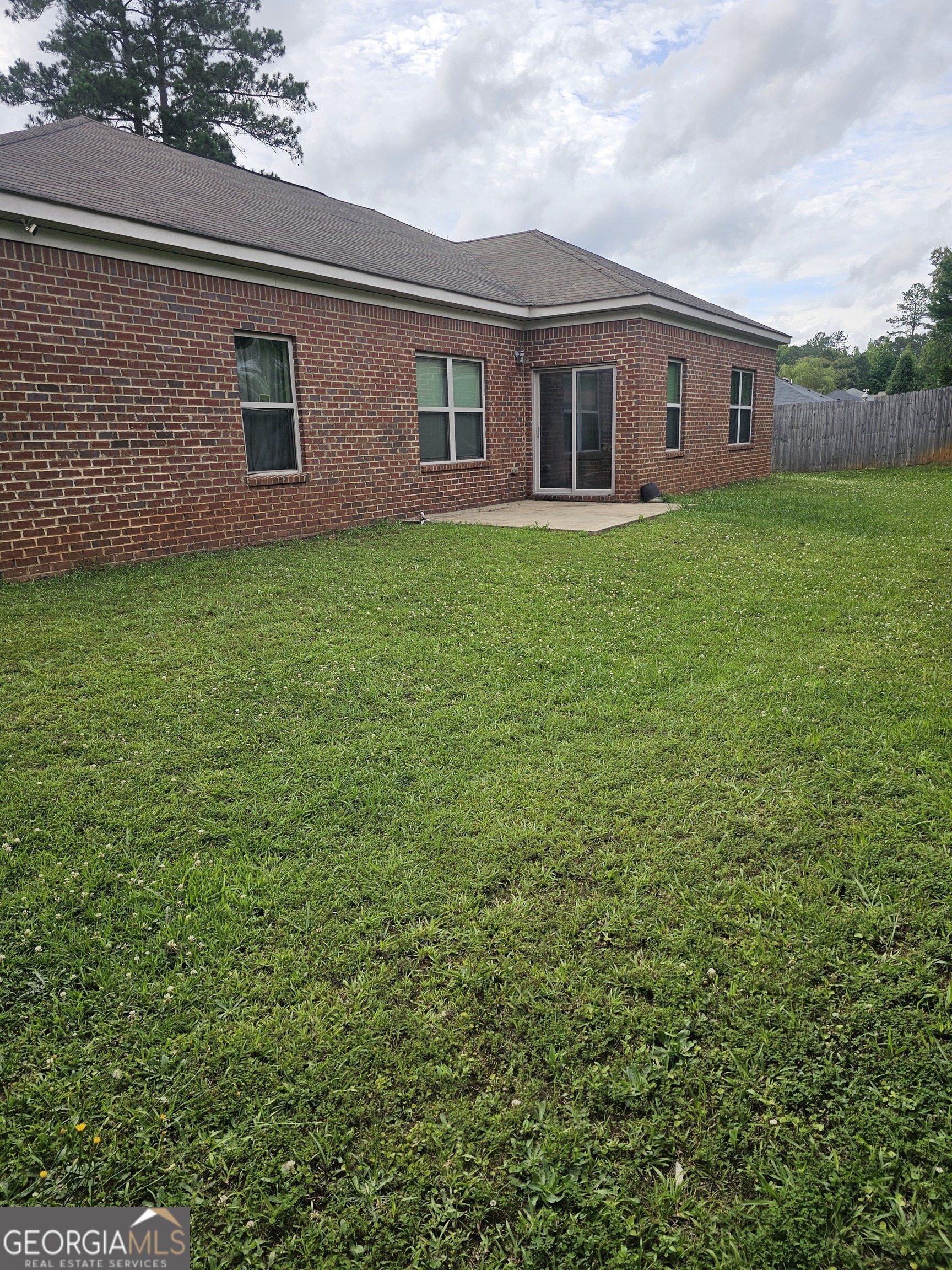 Property Photo: 3503 Village Creek Court AL 36801