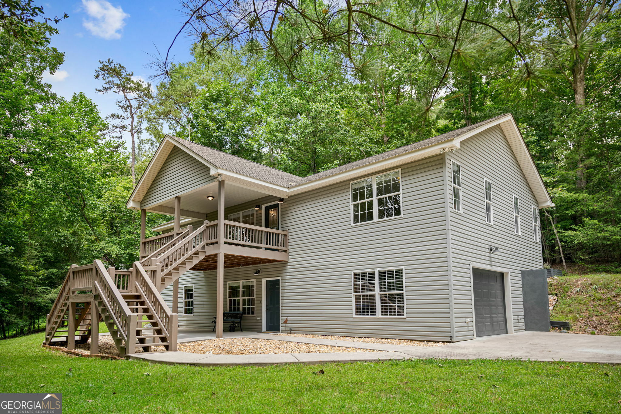 Property Photo: 208 Summit Street GA 30540