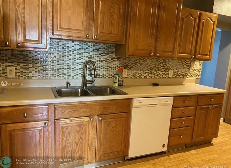 Property Photo: 5635 Grant St FL 33021