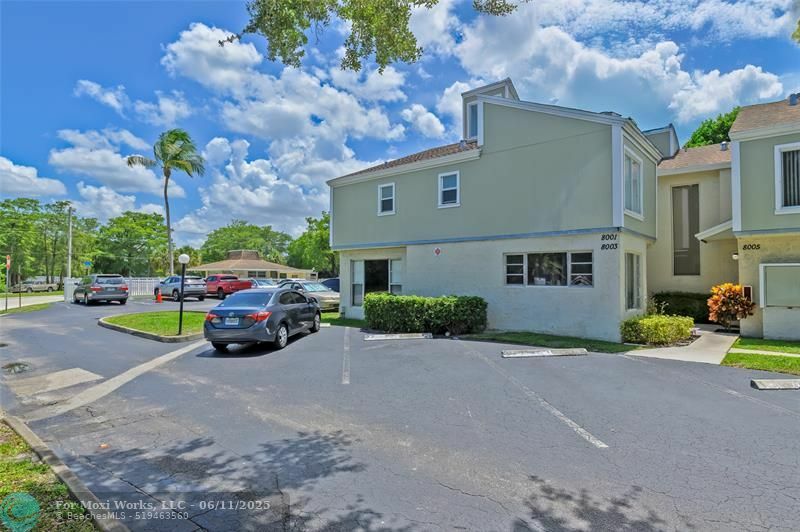 Property Photo: 8003 Lagos De Campo Blvd 8003 FL 33321