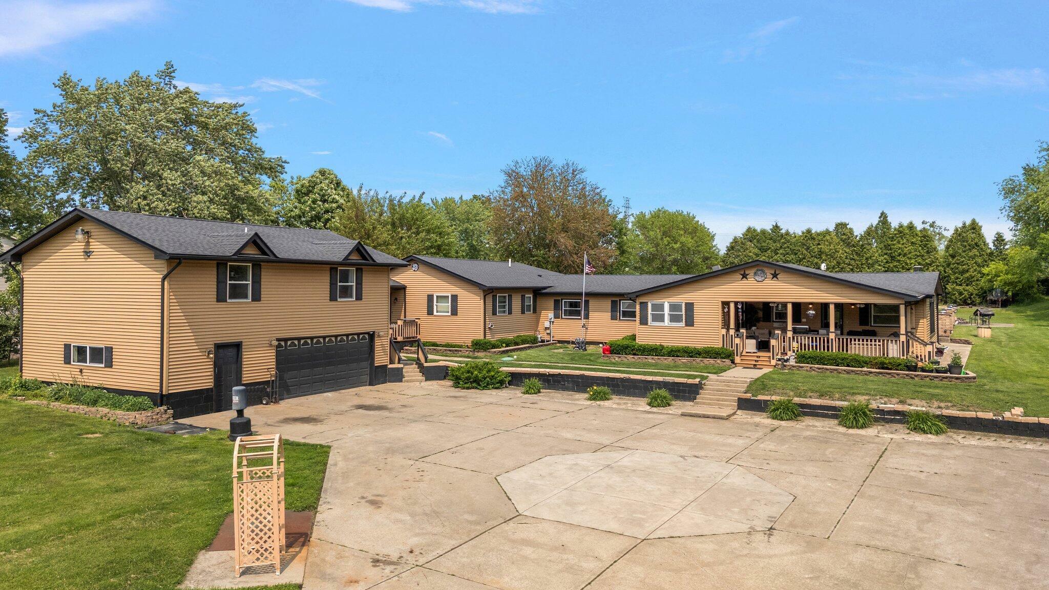 427 N State Rd 149  Valparaiso IN 46385 photo
