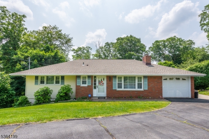 11 Putters Road  Roxbury Twp. NJ 07876 photo