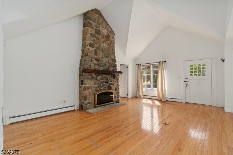 Property Photo: 28 Oakwood Trl NJ 07871