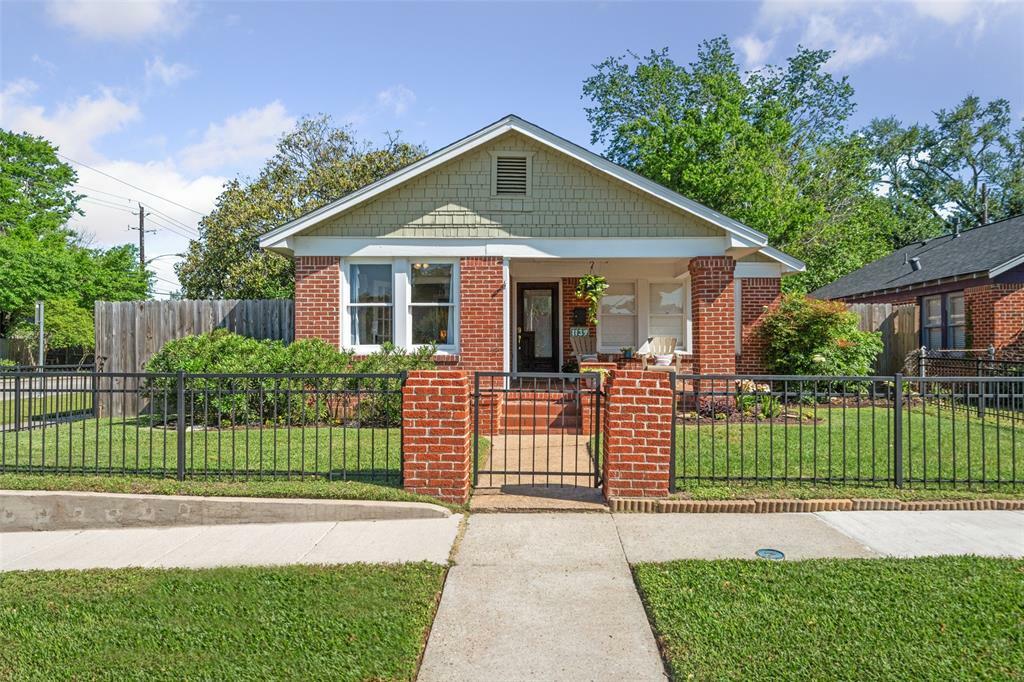 Property Photo:  1139 Le Green Street  TX 77009 