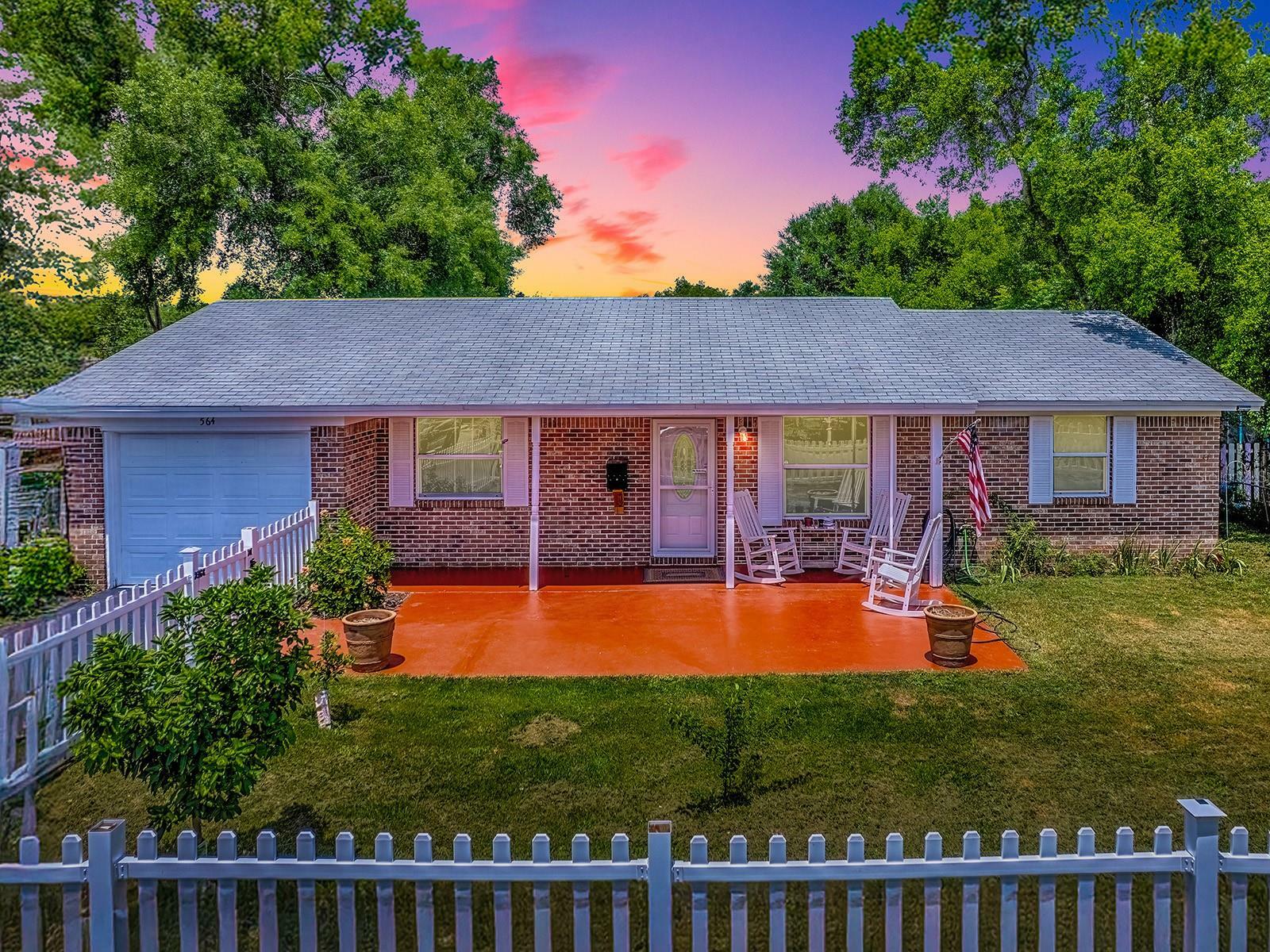 Property Photo: 564 Lancaster Avenue FL 32763