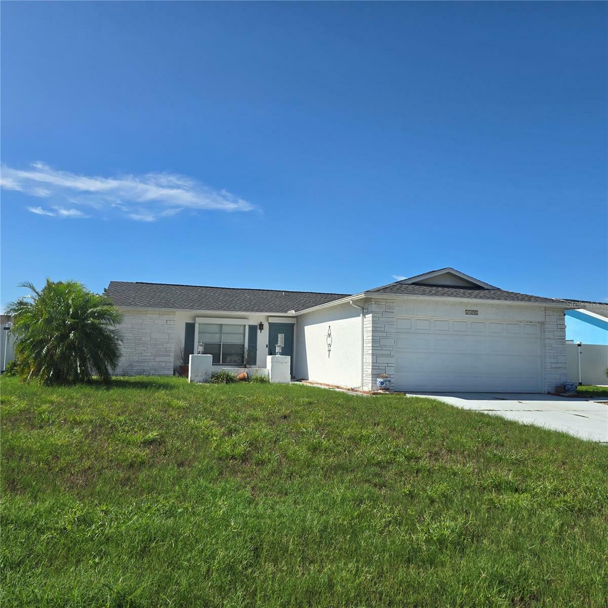 Property Photo: 6406 16th Avenue Drive W FL 34209
