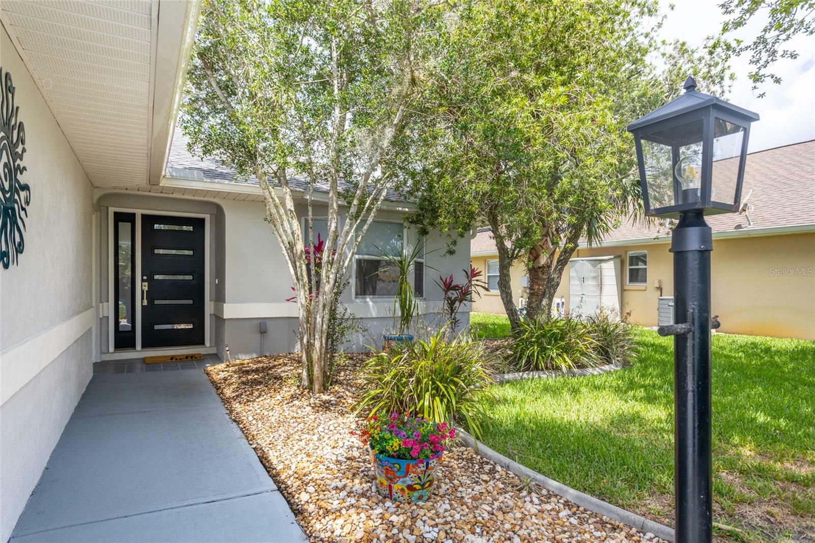 Property Photo: 6 Criston Court FL 32137