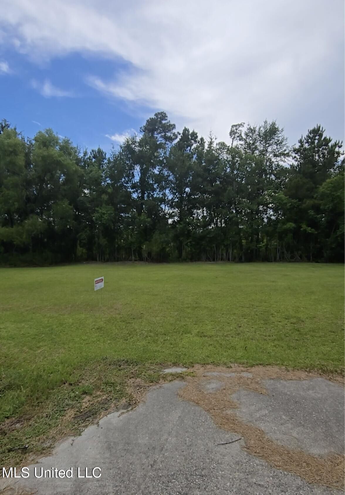 Property Photo:  111 Pine Ridge Drive  MS 39576 