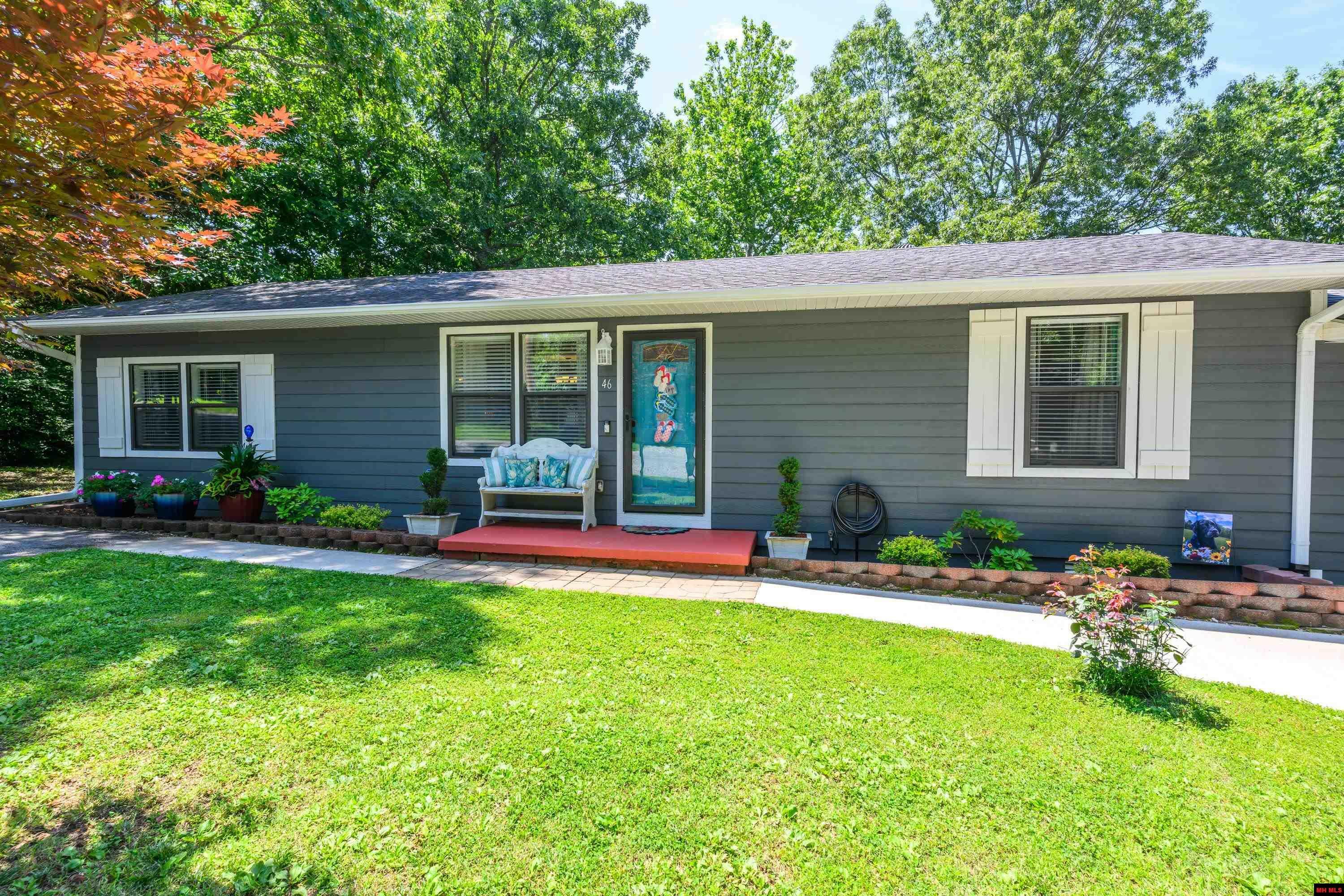 Property Photo:  46 Town Park Place  AR 72653 