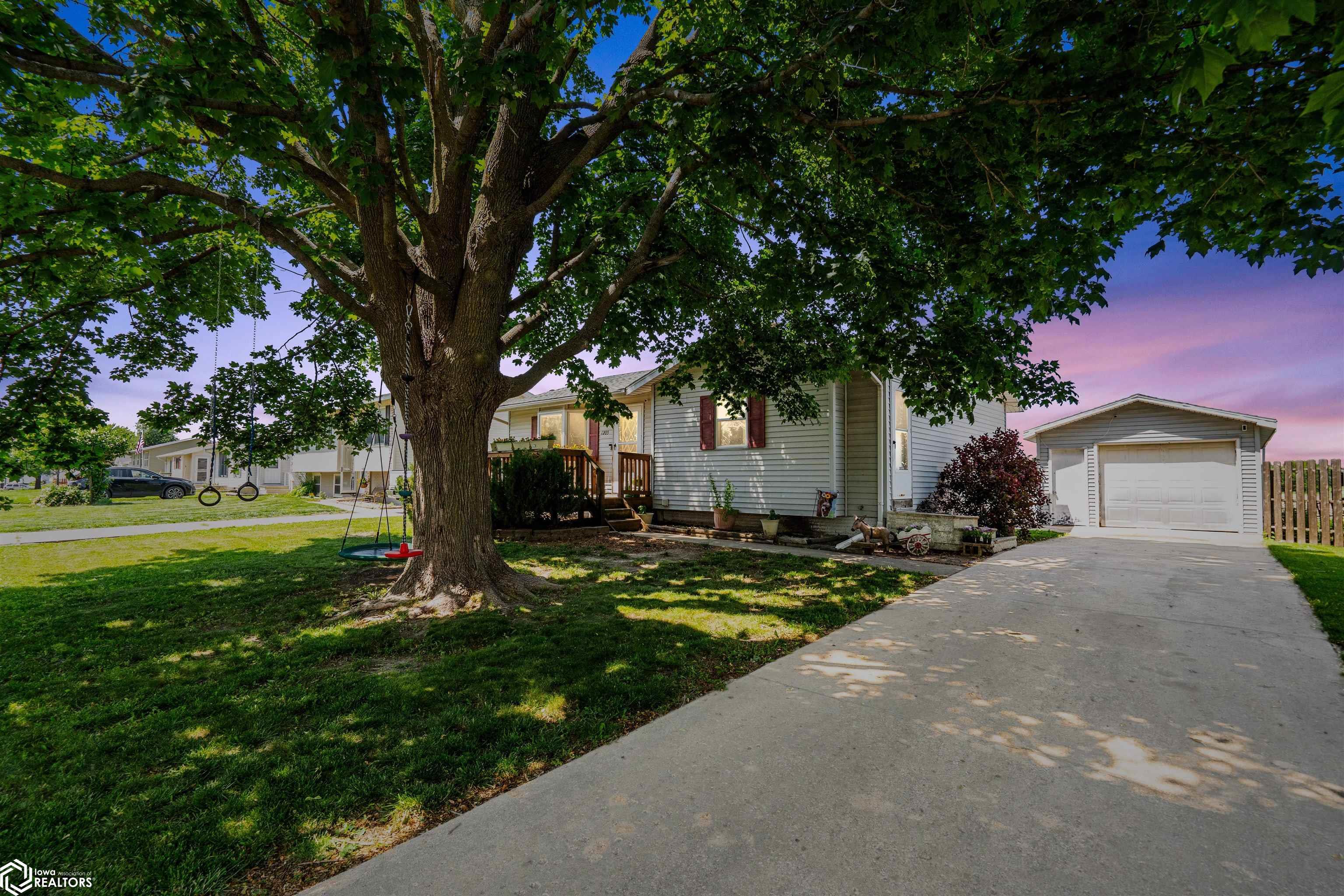 Property Photo: 1205 Larkfield Court IA 50158