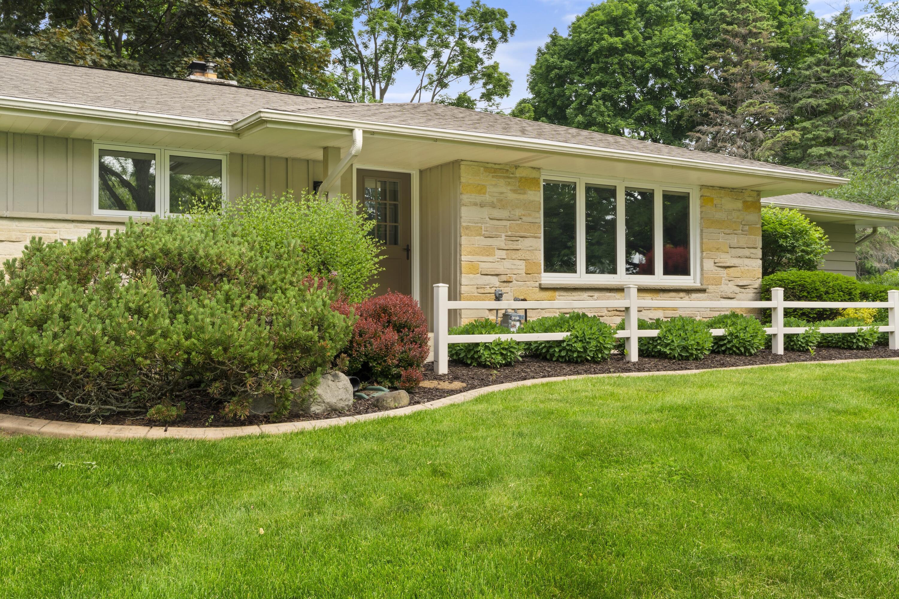 18415 Countryside Ct  Brookfield WI 53045 photo