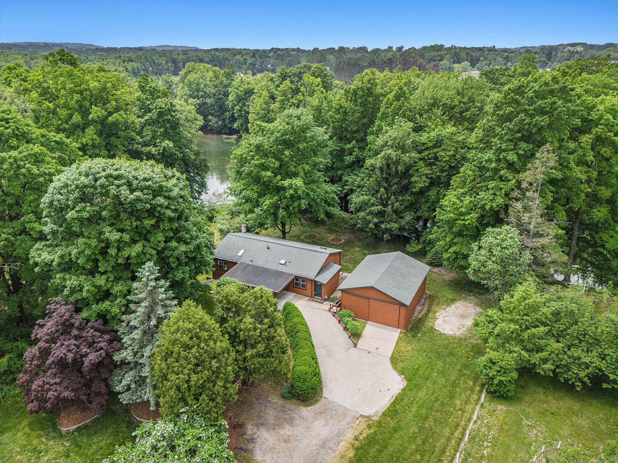 Property Photo: 507 N Water Street MI 49420