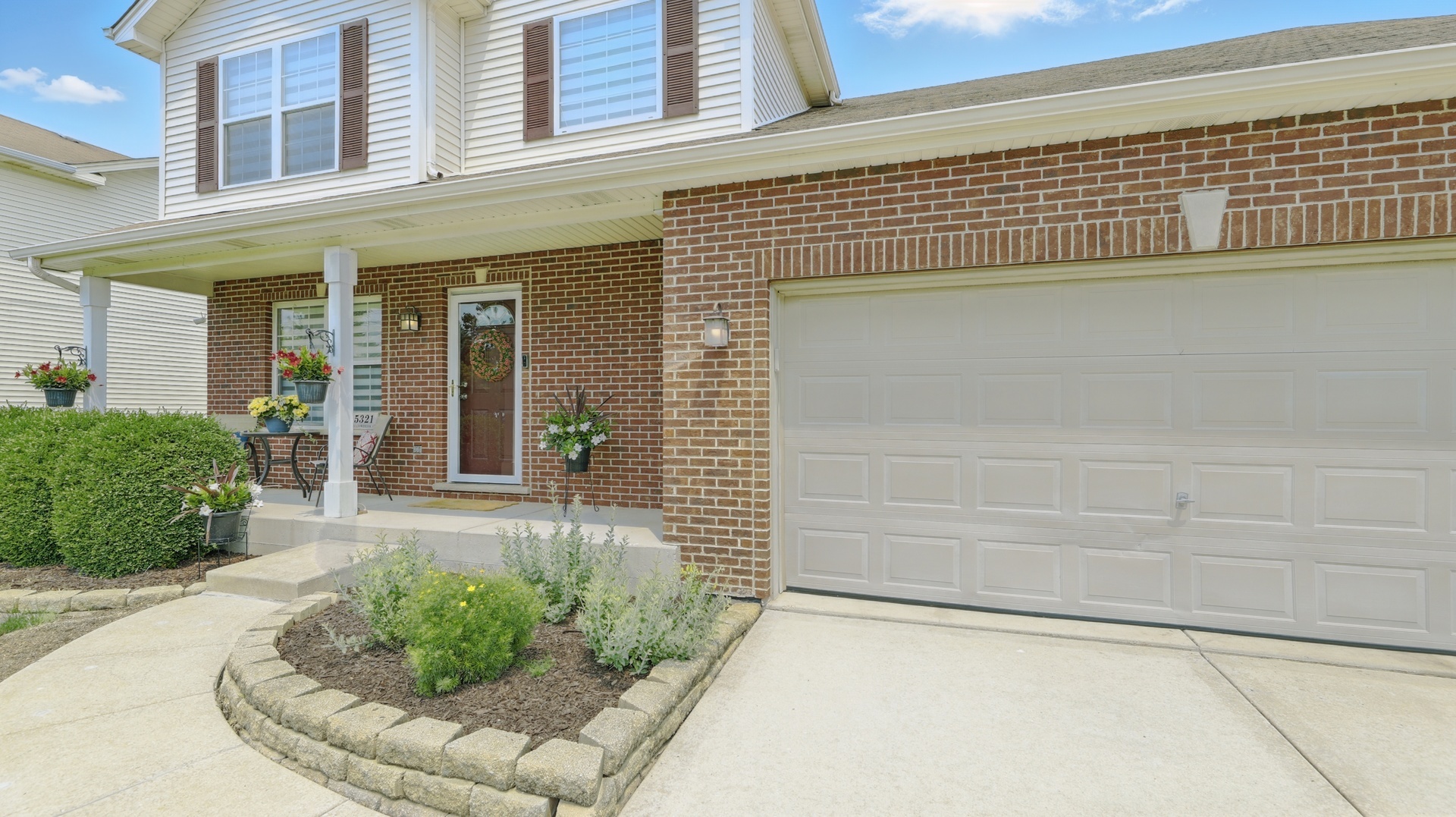 Property Photo: 5321 Meadowbrook Street IL 60586