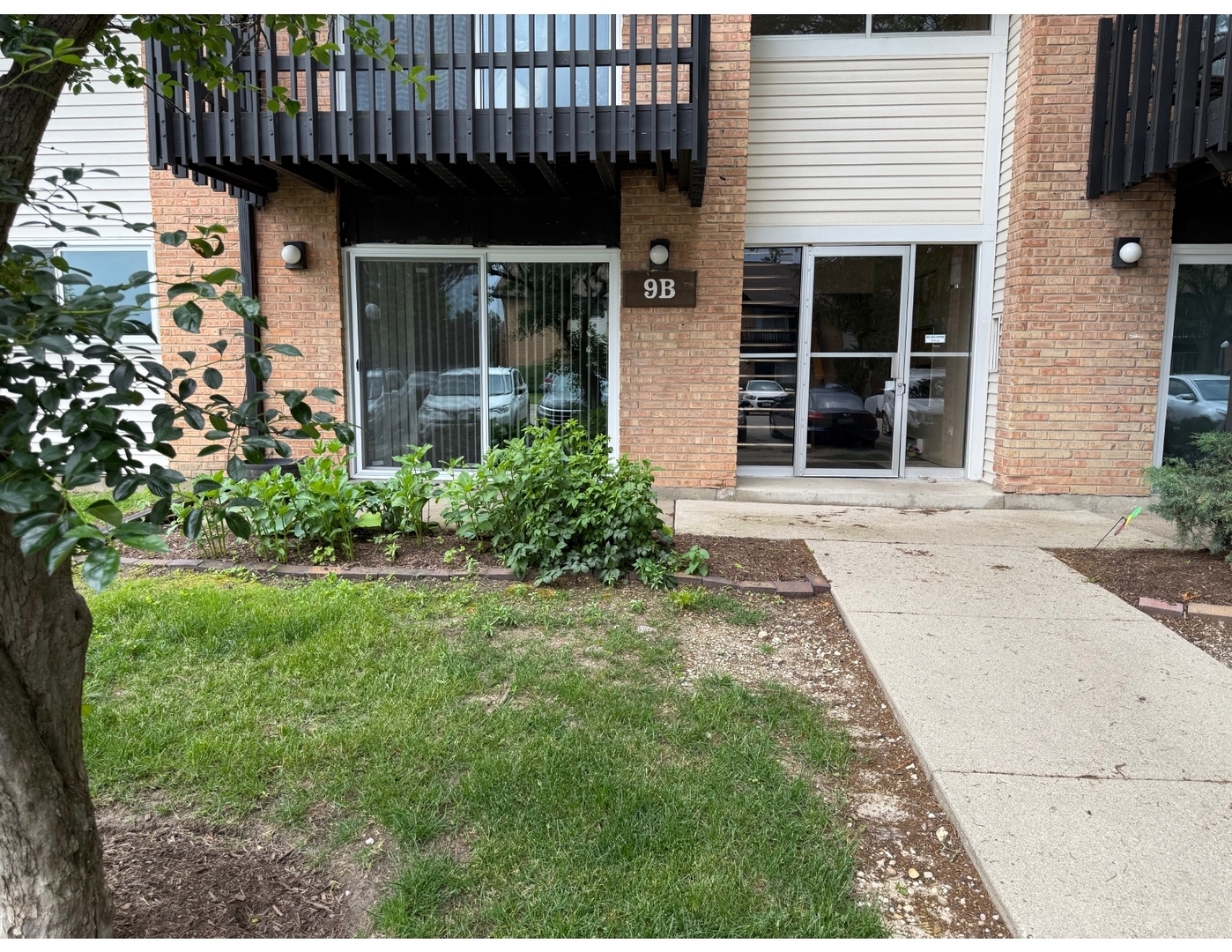 9B Kingery Quarter 108  Willowbrook IL 60527 photo