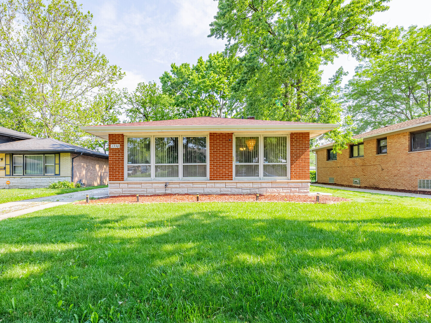 Property Photo: 1330 E 146 Street IL 60419