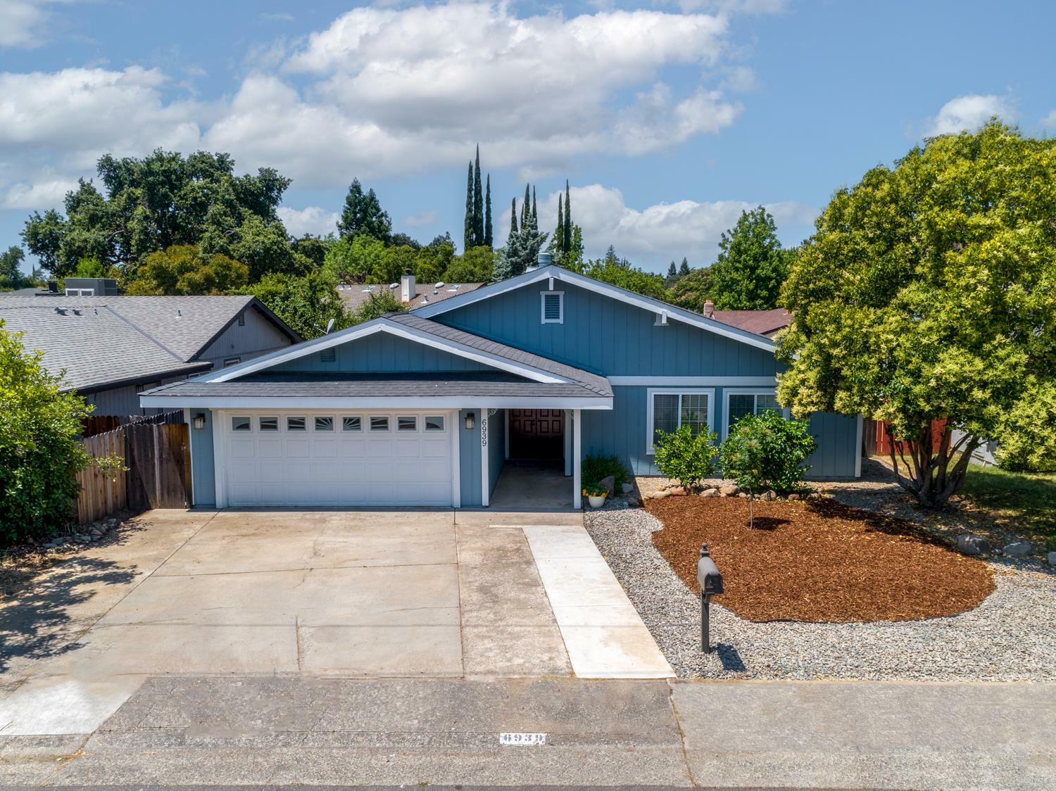 Property Photo: 6939 Cross Drive CA 95662