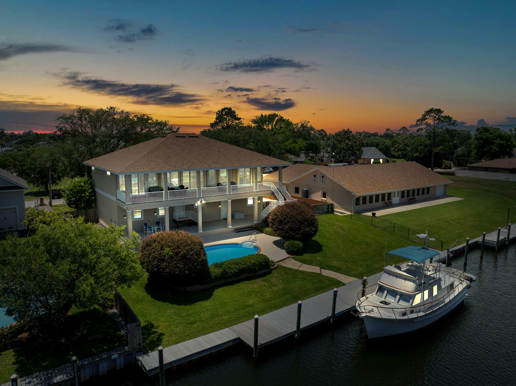 946 Gondolier Boulevard  Gulf Breeze FL 32563 photo