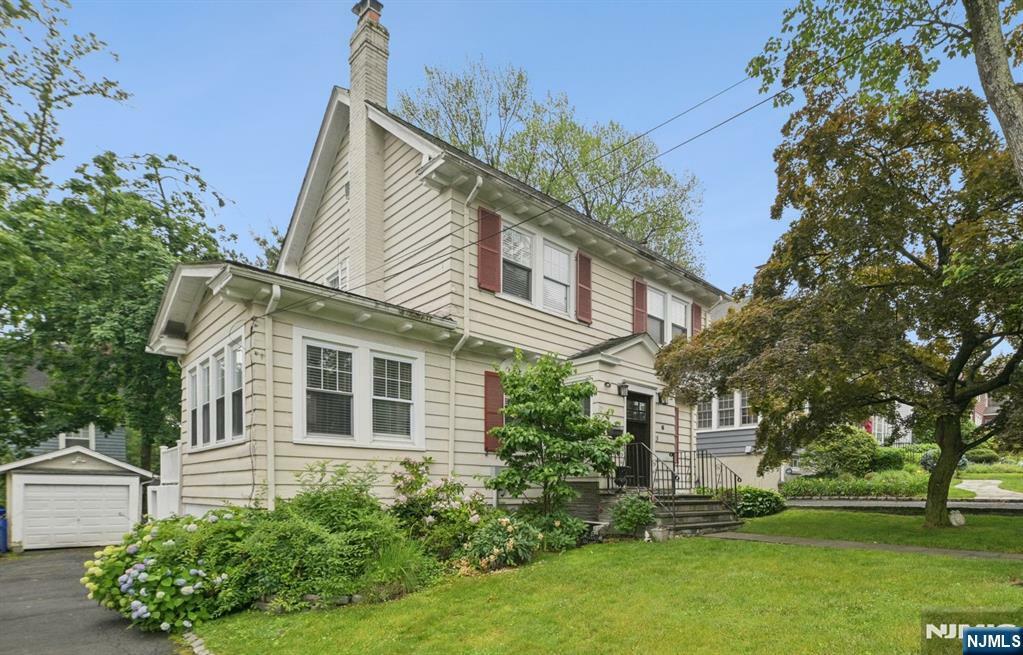 46 Maple Street  Millburn NJ 07041 photo