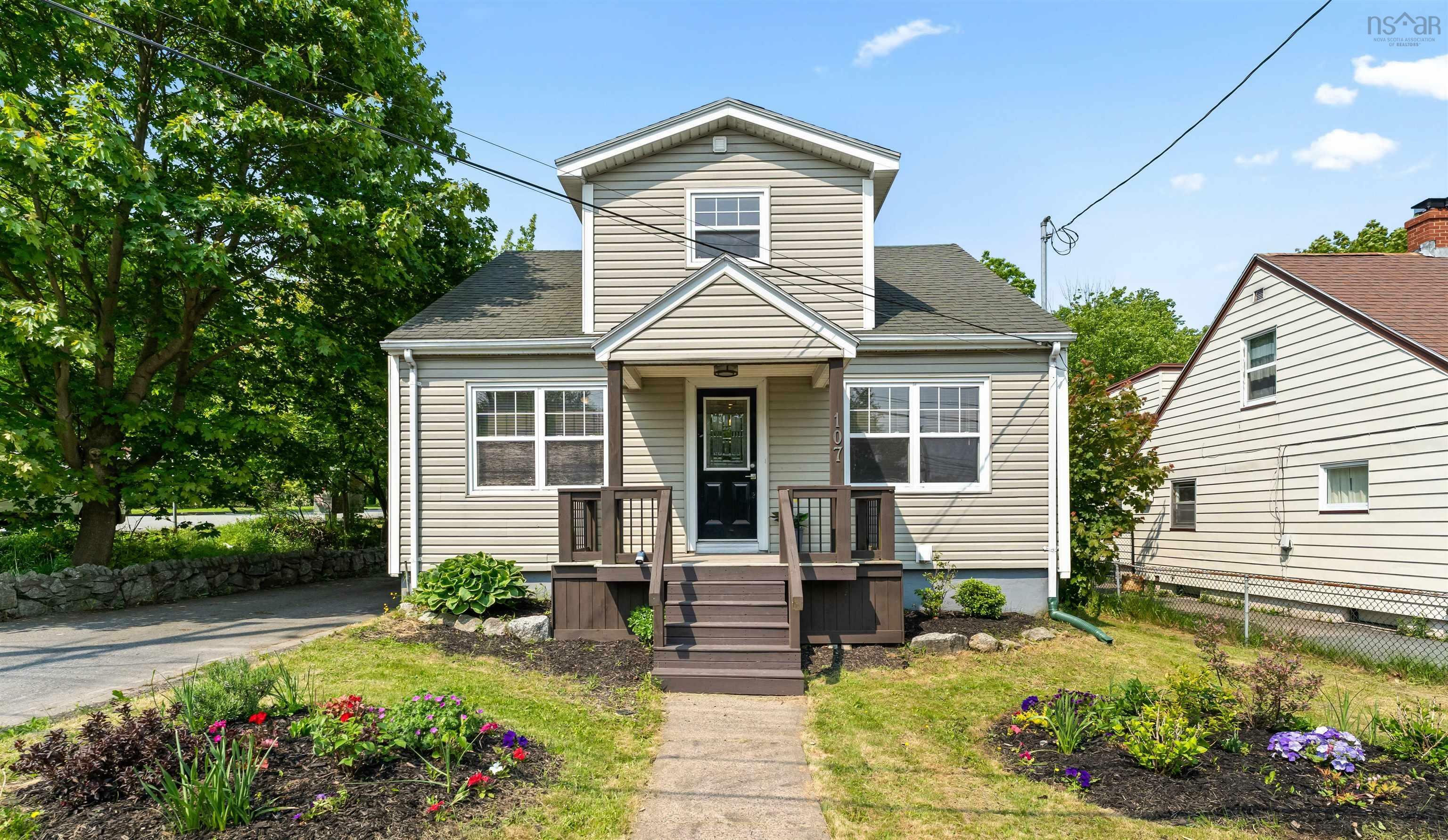 Photo de la propriété: 107 Herring Cove Road NS B3P 1K5