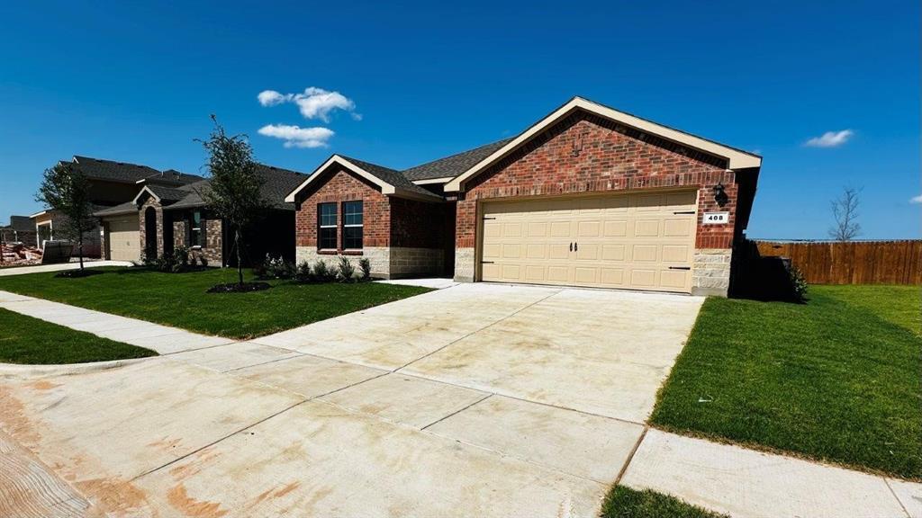 Property Photo: 408 Marsh Street TX 76033