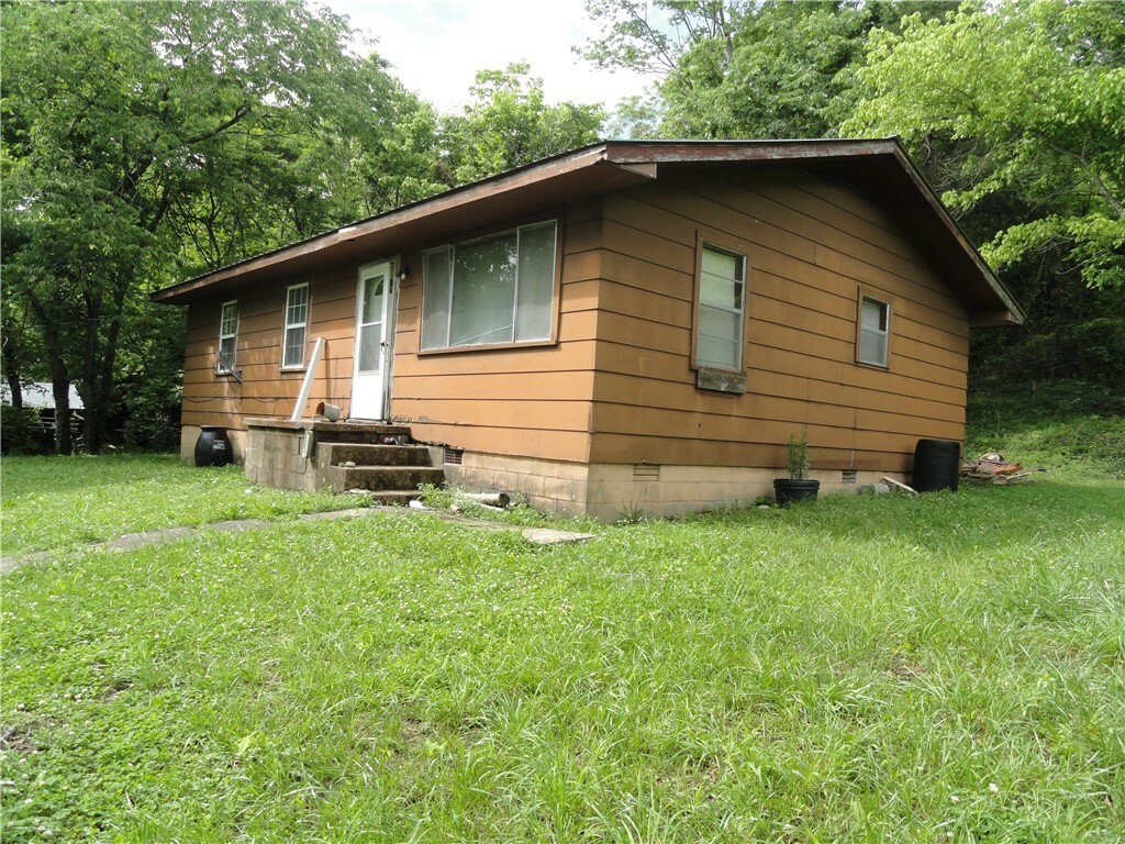 Property Photo:  813 Main Street  AR 72645 