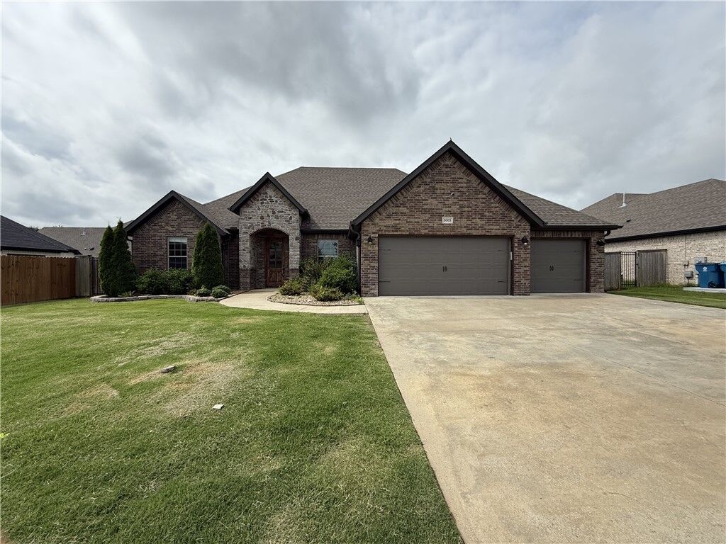 Property Photo: 3003 SW Hazelnut Avenue AR 72713
