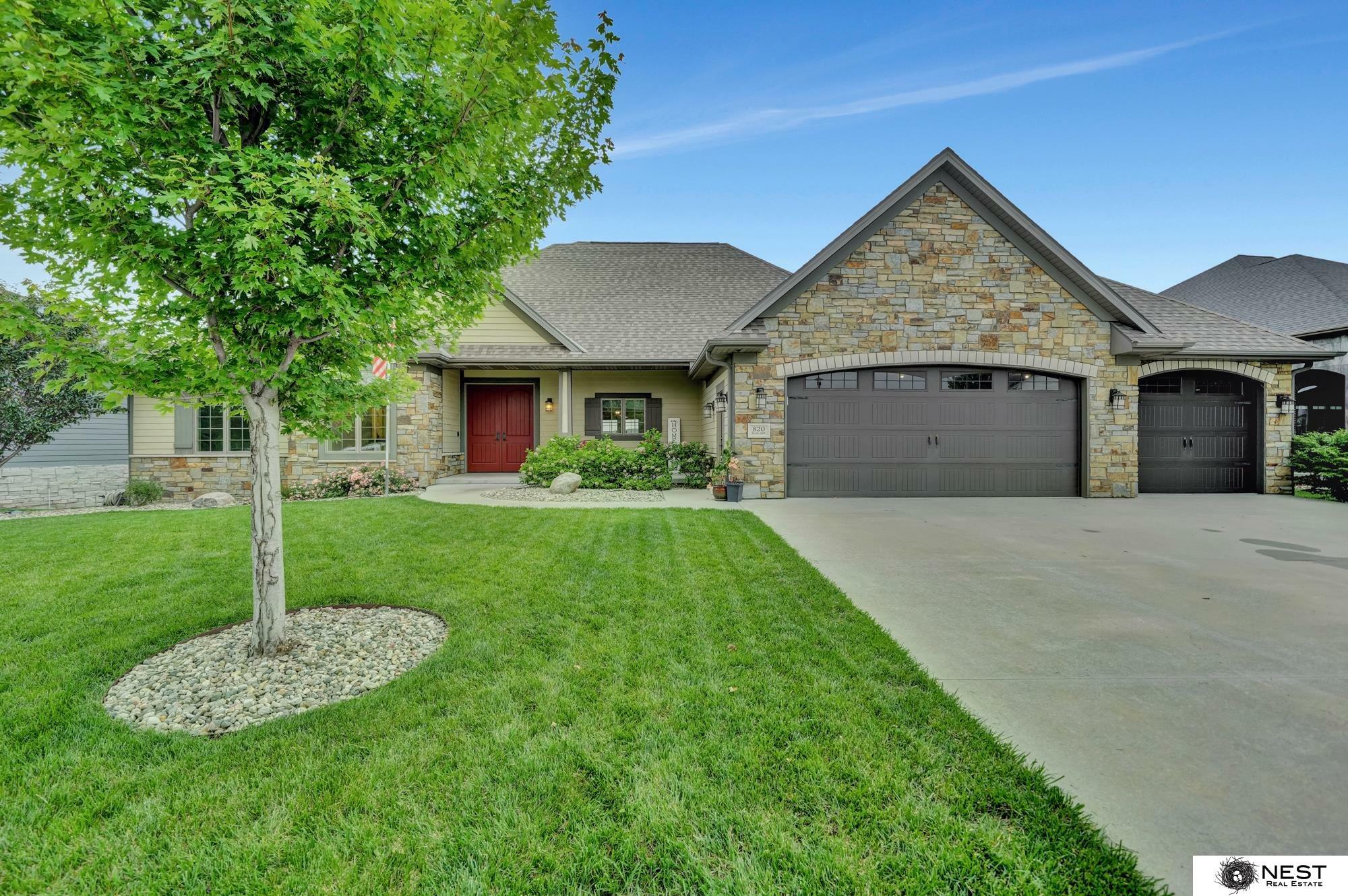 Property Photo:  820 N 100th Street  NE 68527 
