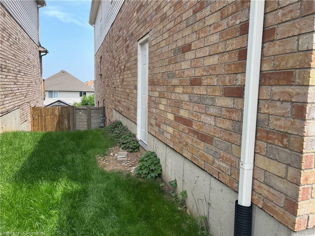 Property Photo: 580 Activa Avenue Lower ON N2E 4C3