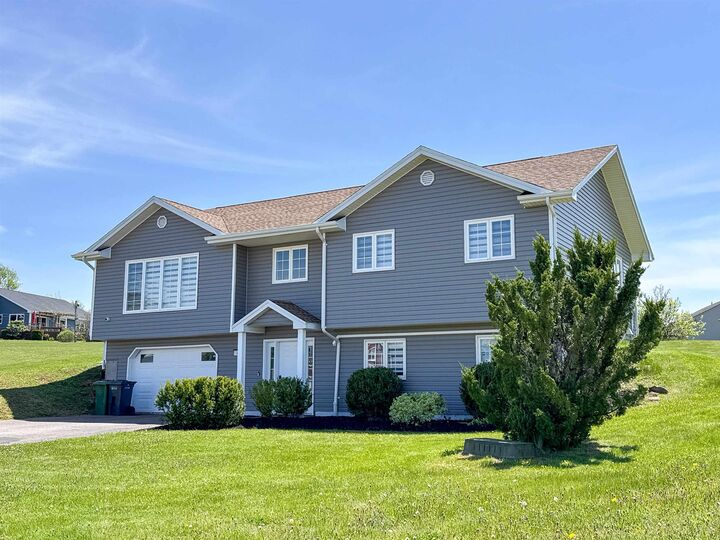 Property Photo: 46 Maclauchlan Drive PE C1B 1M2