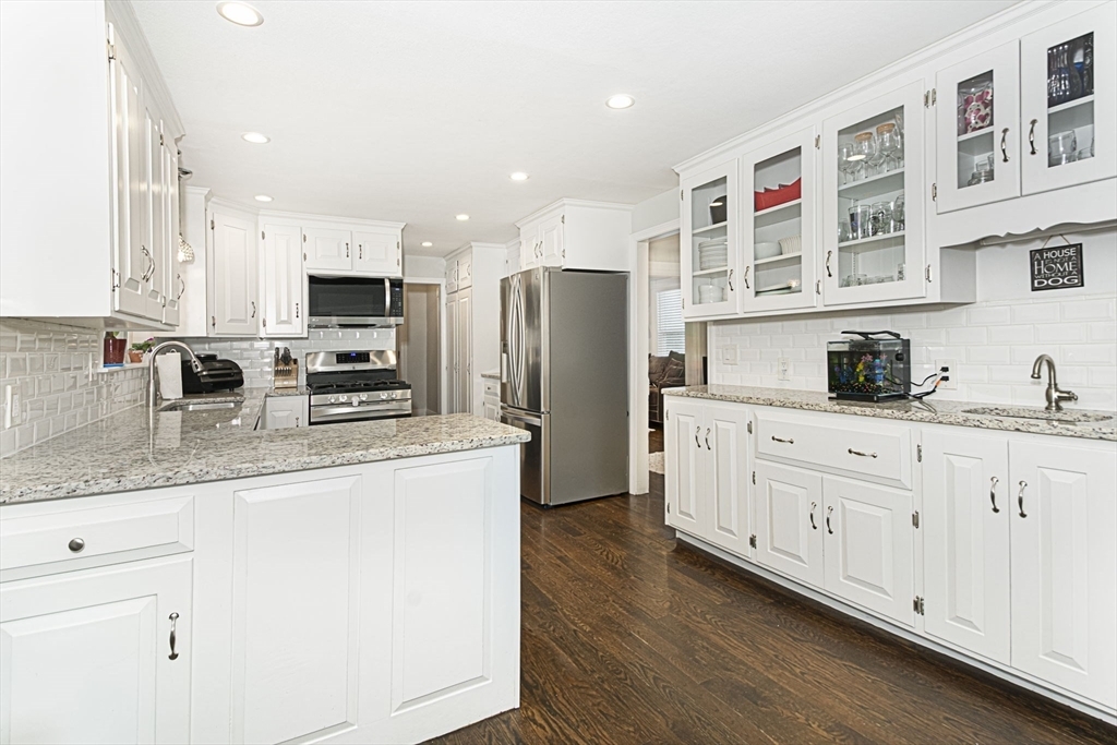 Property Photo:  3 Milk  MA 01960 