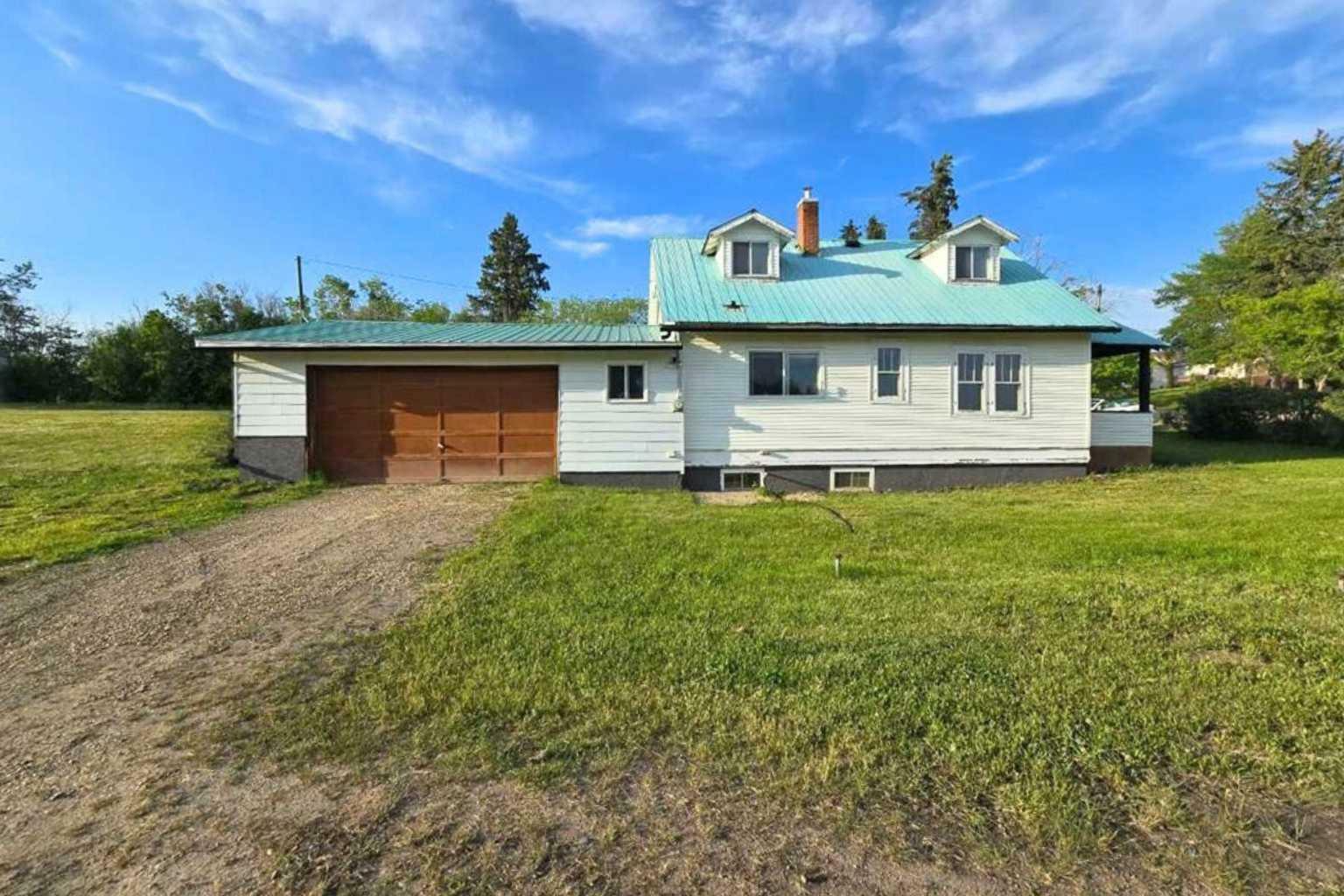 Property Photo: 4908 51 Street AB T0E 2A0