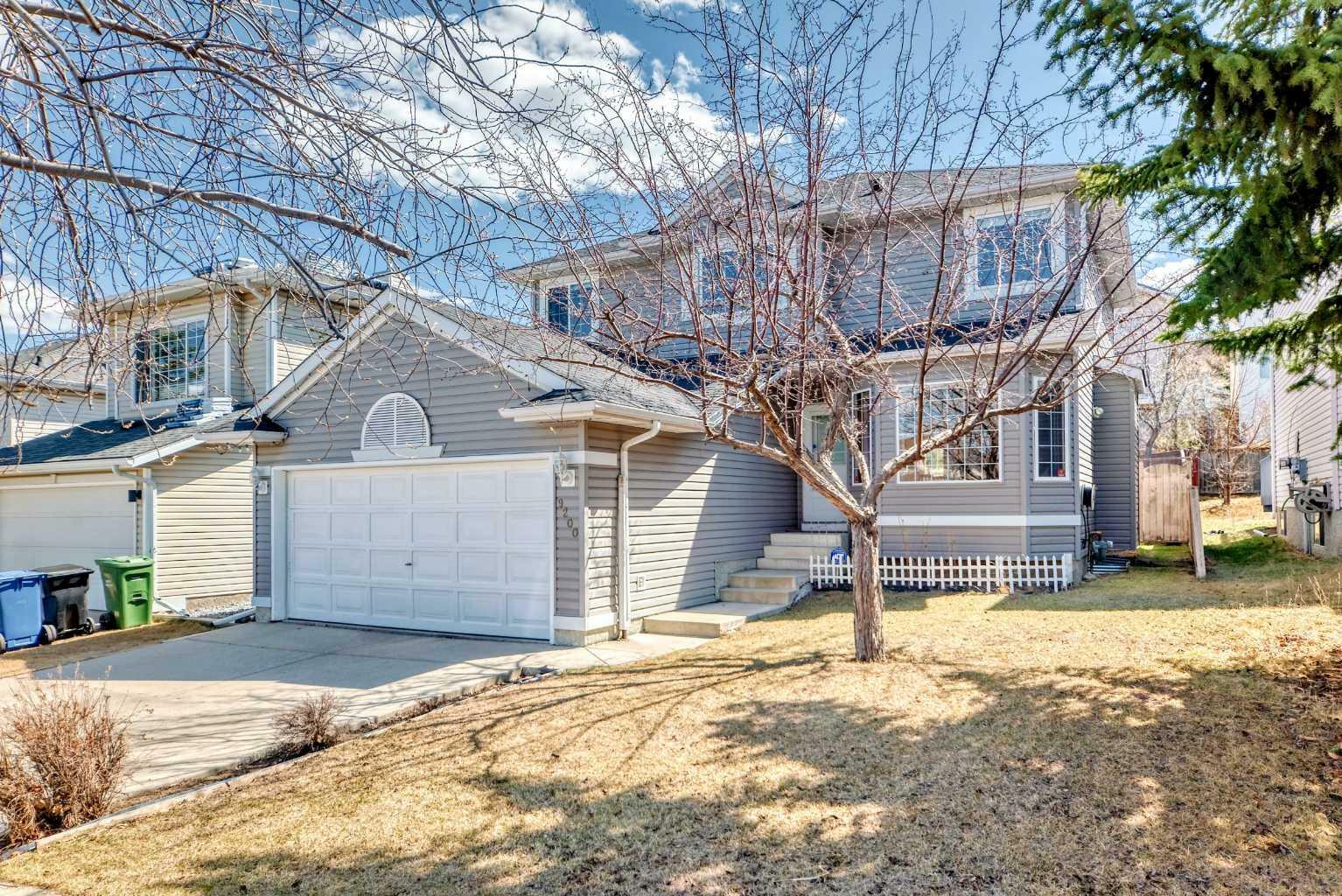 Property Photo: 9200 Edgebrook Drive NW AB T3A 5T5