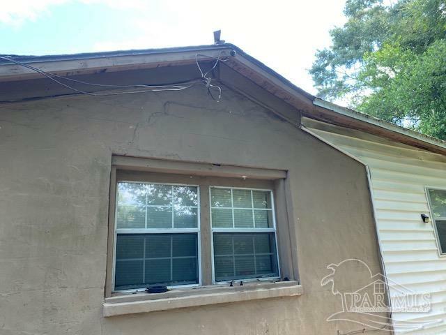 Property Photo: 6890 Hwy 87 FL 32570