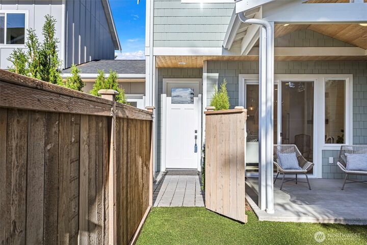 Property Photo:  12847 NE 113th Street  WA 98033 