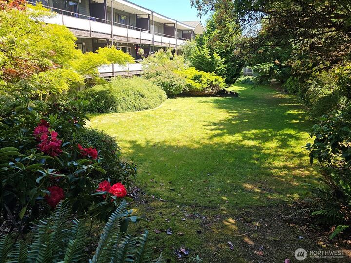 Property Photo:  7924  212th Street SW 104  WA 98026 