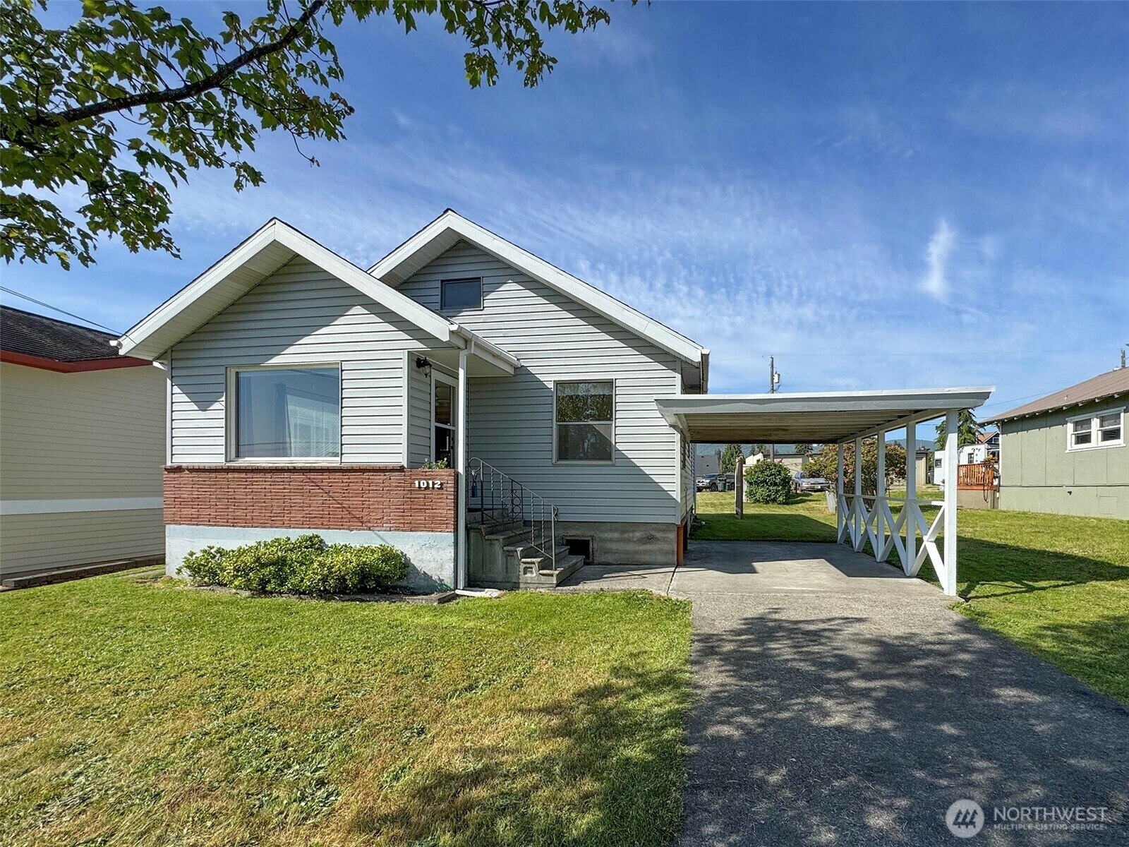 Property Photo: 1012 W 10th Street WA 98363