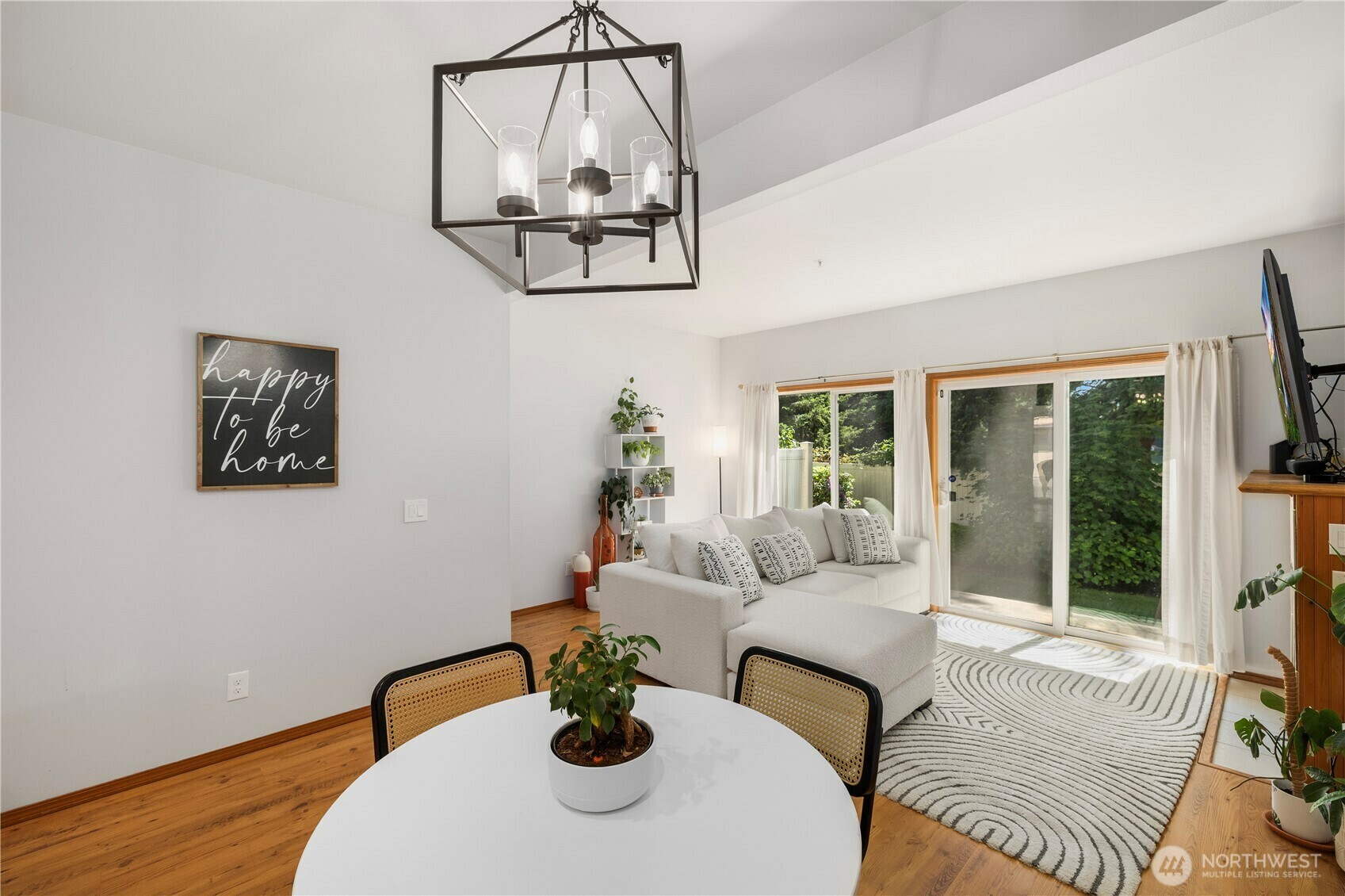 Property Photo: 418 17th Street SE 5C WA 98002