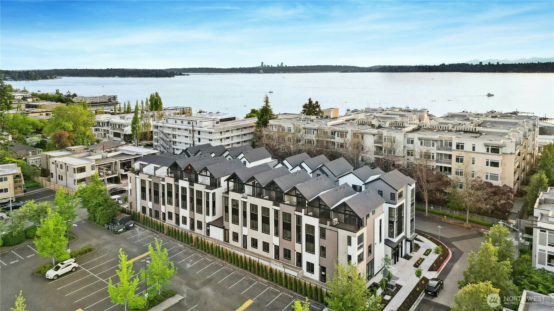 Property Photo: 118 E 2nd Street S WA 98033