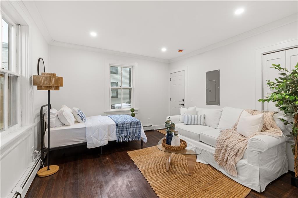 Property Photo:  51 Poplar Street 1R  RI 02840 