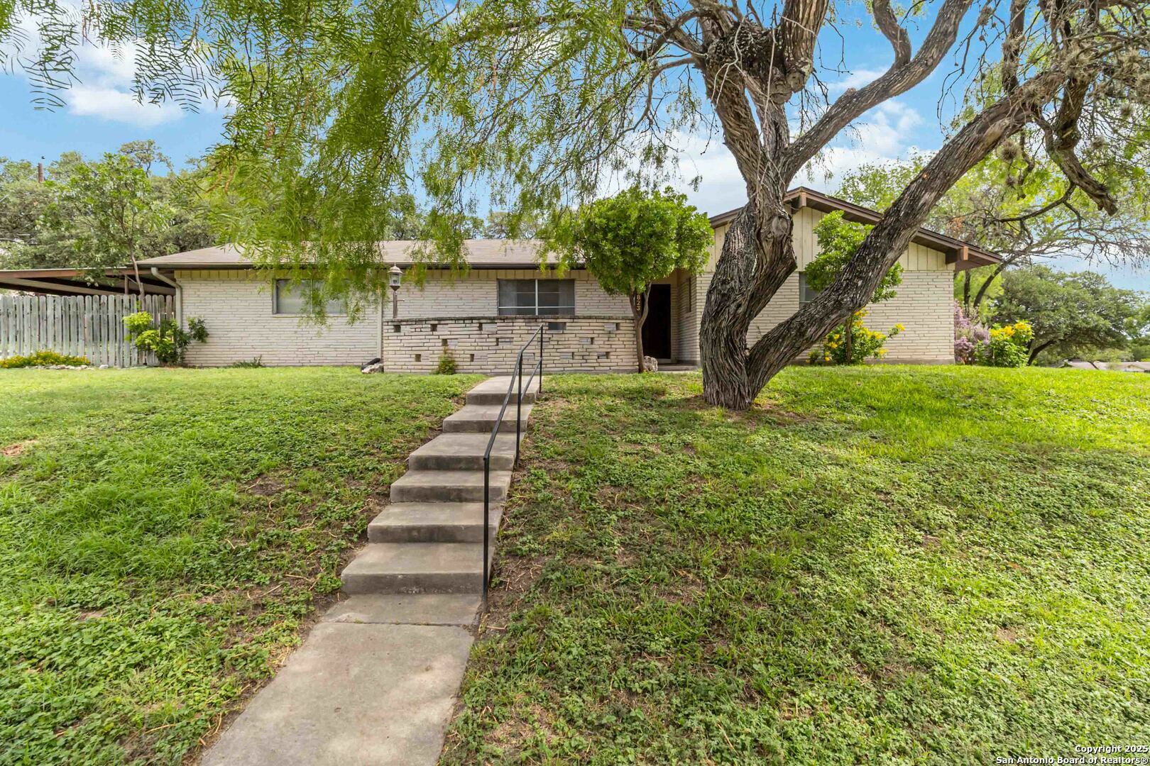 Property Photo: 5823 Prentiss Dr TX 78240
