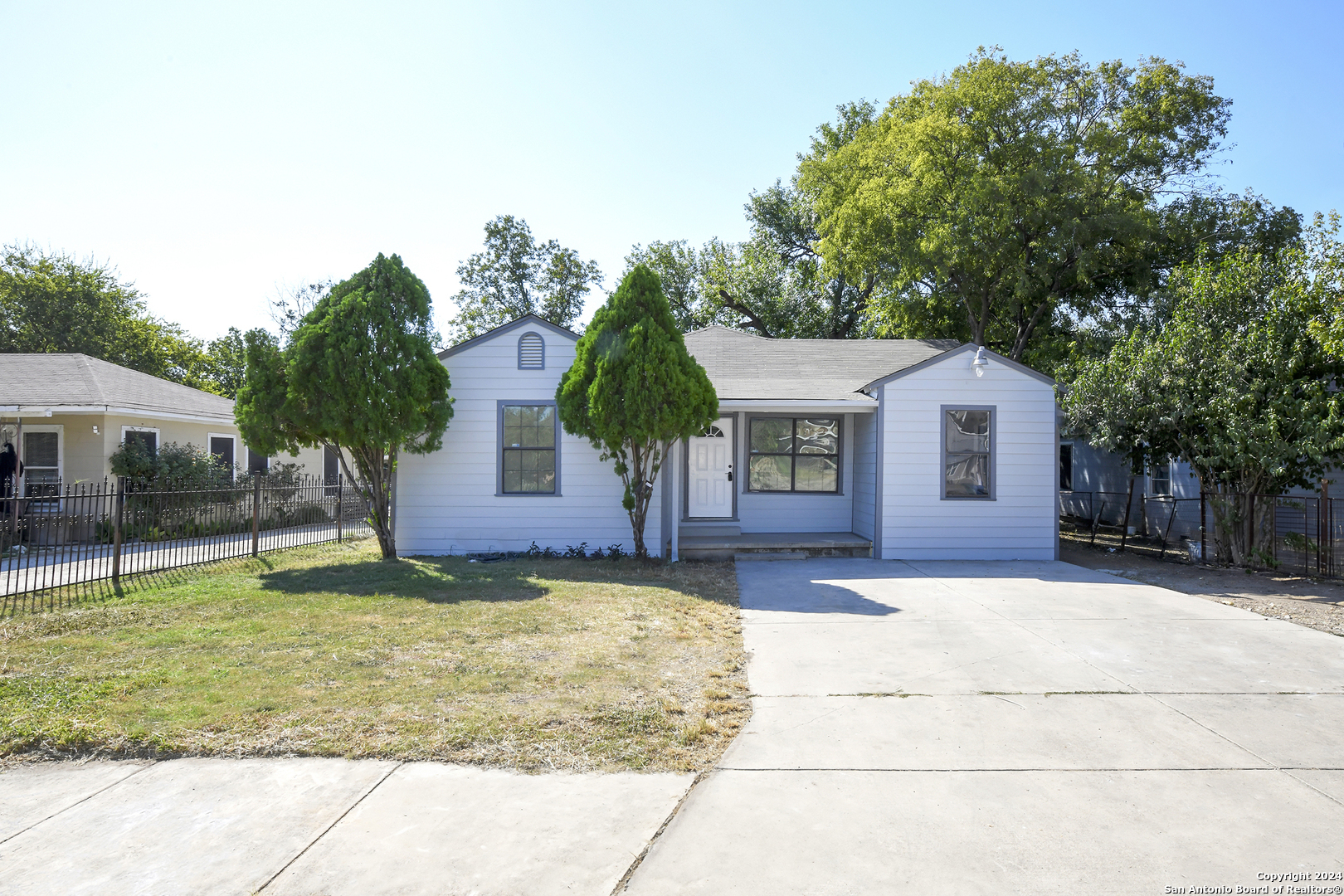 Property Photo: 1018 Alametos TX 78201
