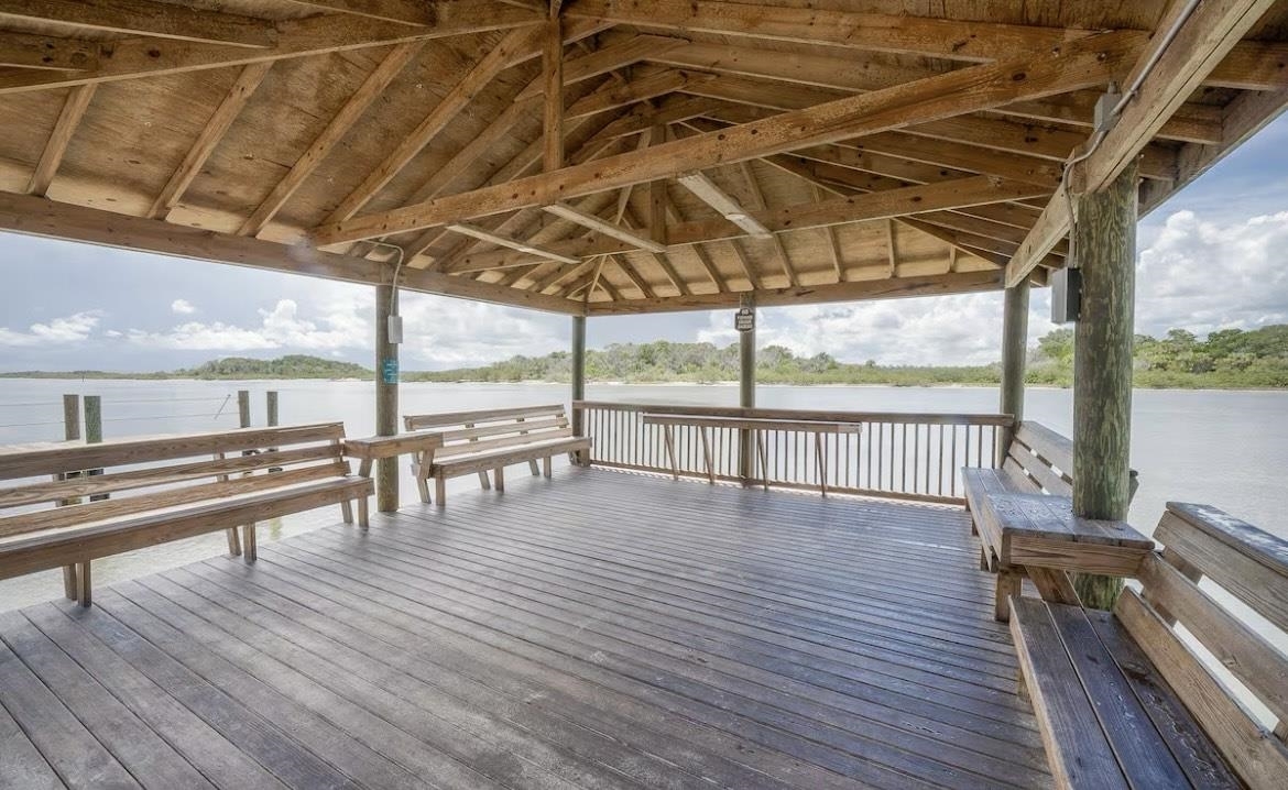 Property Photo: 60 Surf View FL 32137