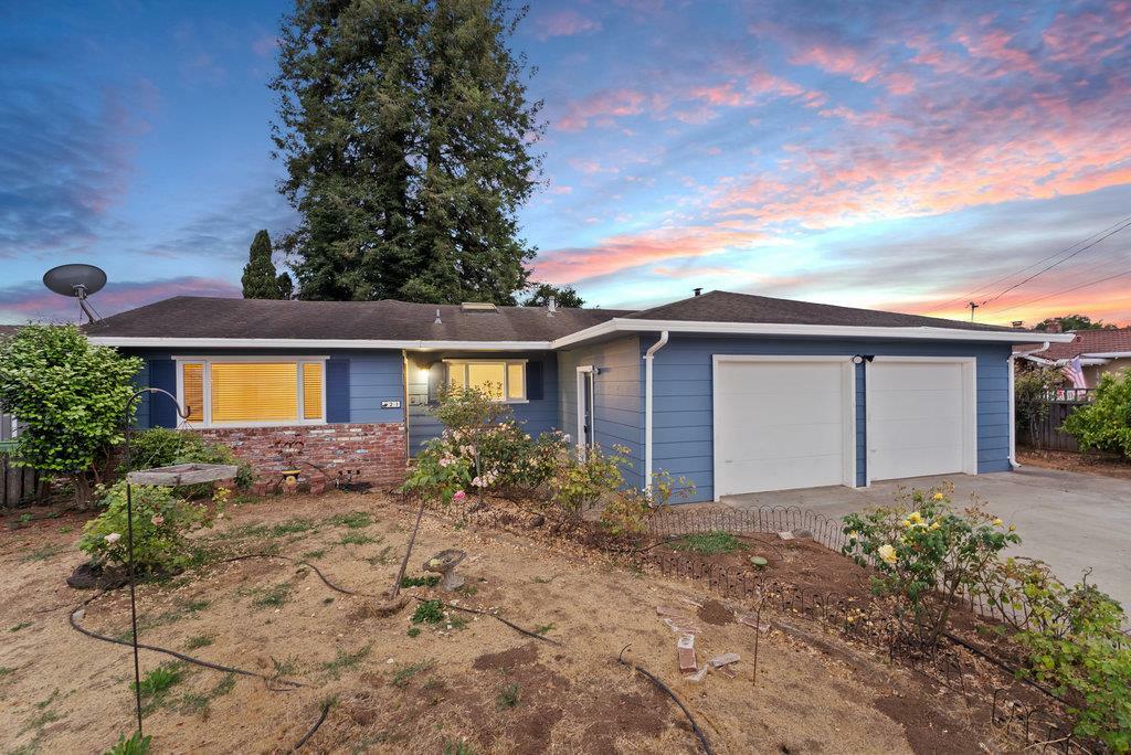 21 Karen Drive  Watsonville CA 95076 photo