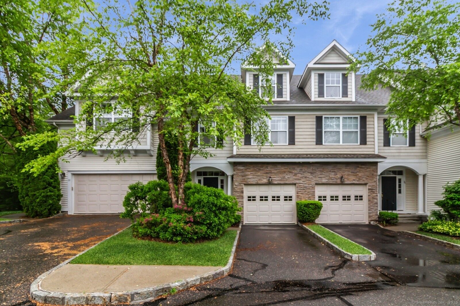 Property Photo:  24 Crestview Lane 24  CT 06810 