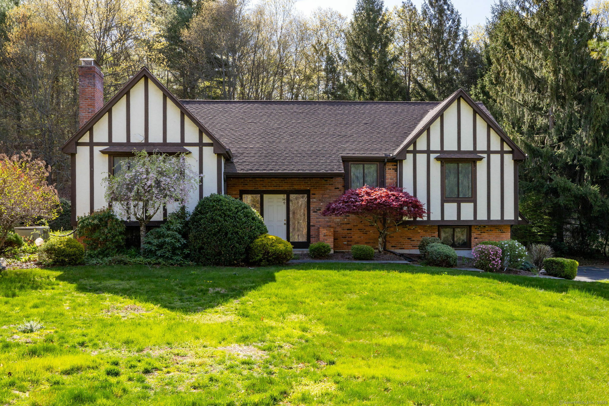 Property Photo: 30 Redwood Lane CT 06073