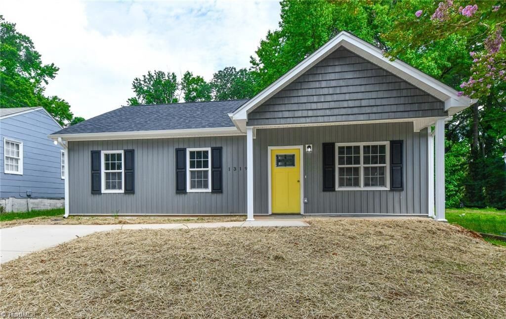 Property Photo: 1319 Mayfair Avenue NC 27405